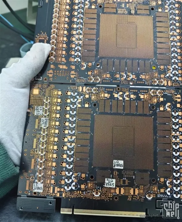 RTX 5090 PCB电路板首次泄露，3528平方毫米封装巨型核心