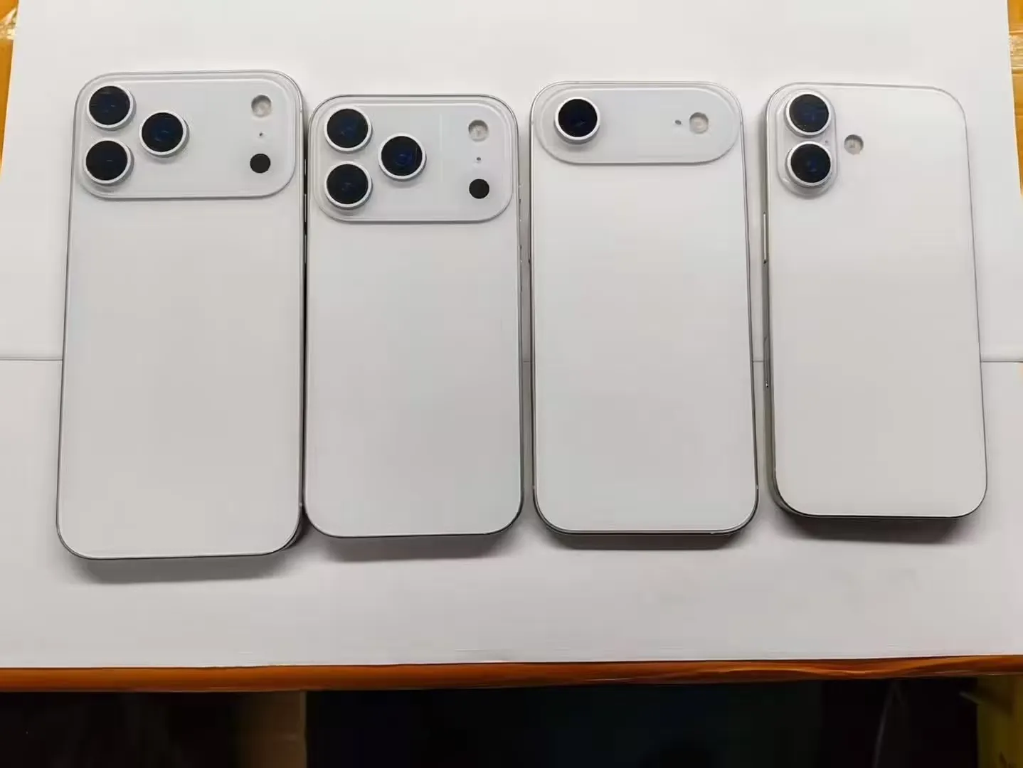 iPhone 17系列机模全家福曝光：标准版沿用经典、Air配长条跑道、Pro为横向大矩阵